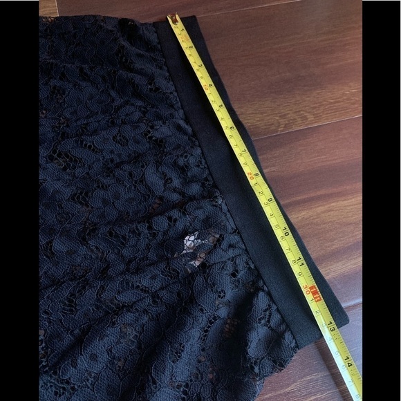 🌿SALE🌿VICTORIA’S SECRET Black Lace Mini Skirt size Small - Picture 9 of 9